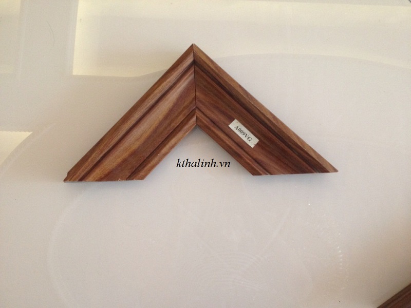 wood-imitation-photo-frames-1