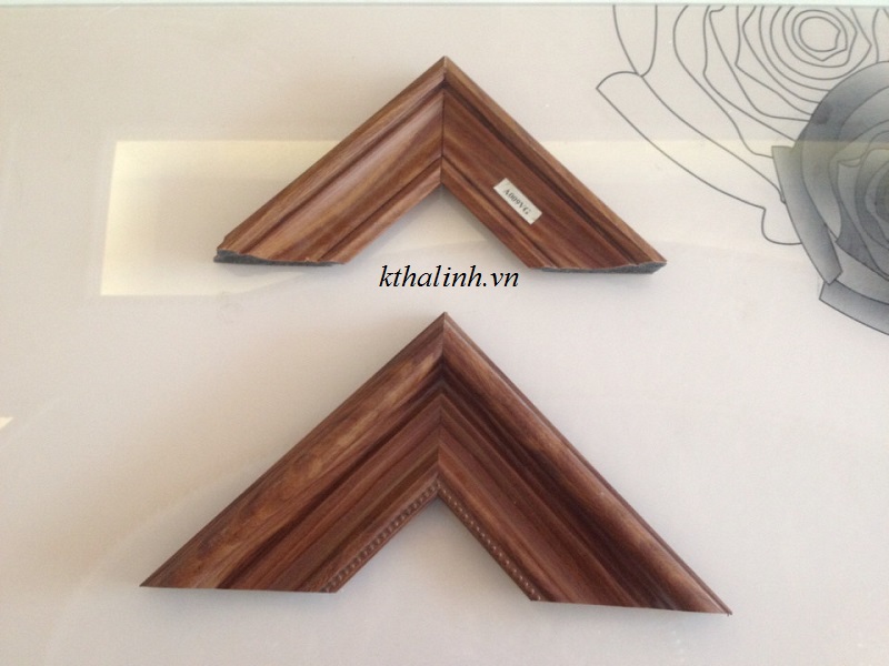 wood-imitation-photo-frames-3