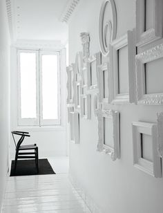 make-any-room-better-just-with-decorative-picture-frames3