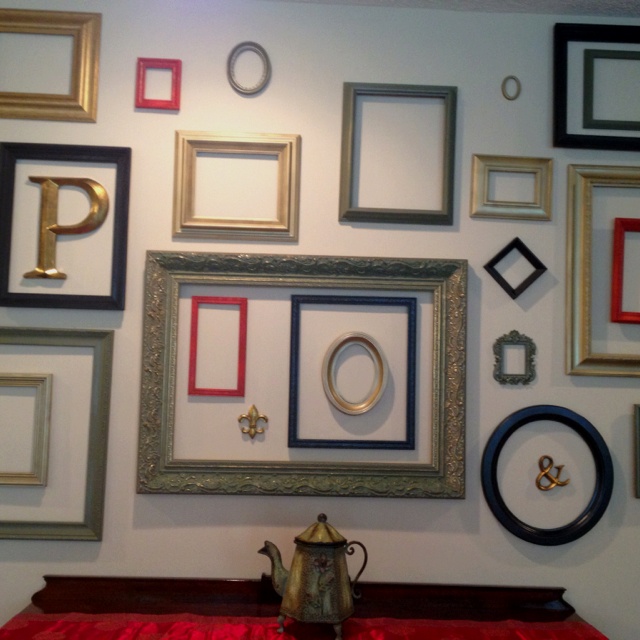 From-empty-picture-frames-to-wall-art2