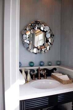 Choosing-frames-for-your-bathroom-mirror2